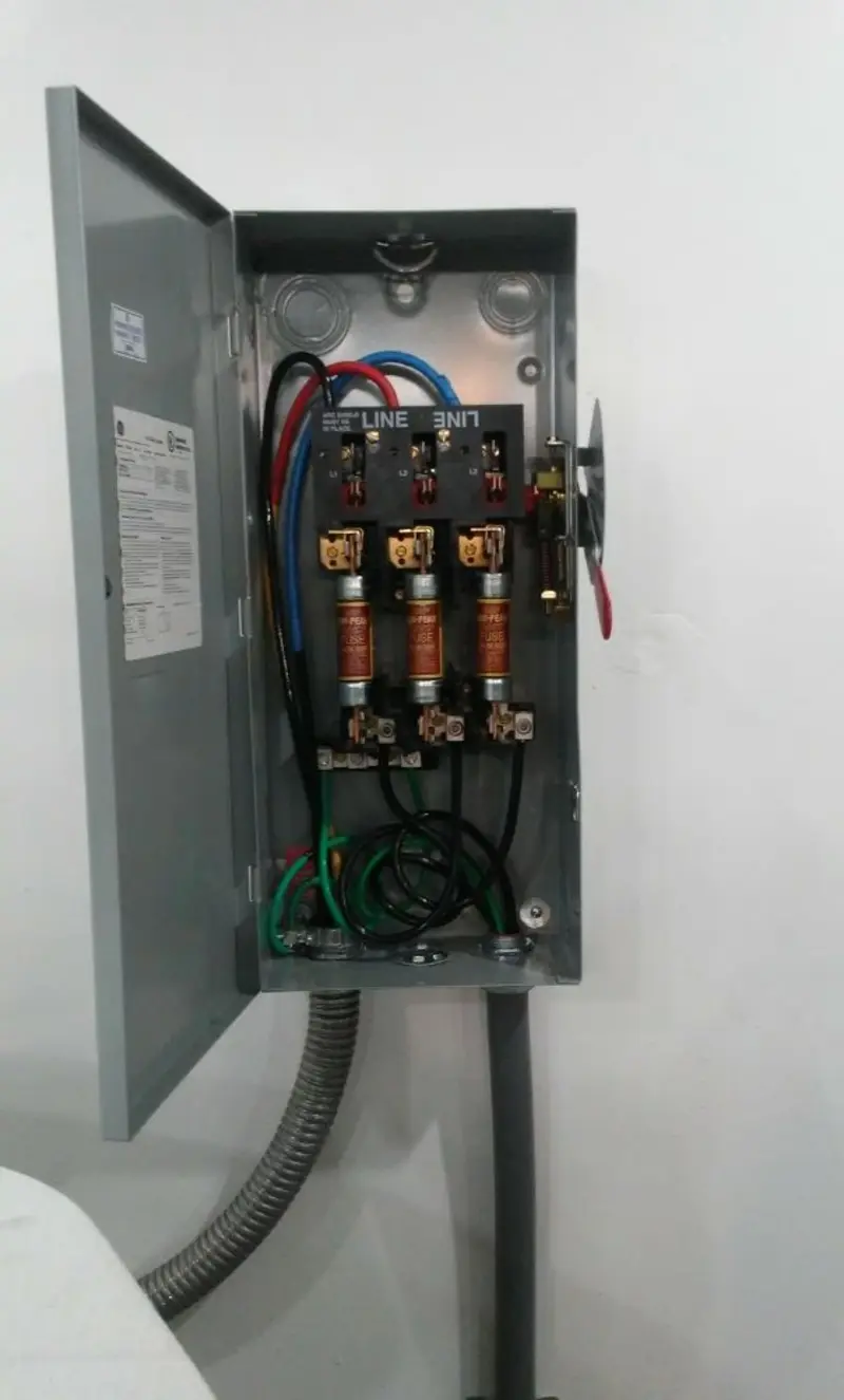 Three-phase disconnect switch installed for Smoke Detector Installation in Cambridge
